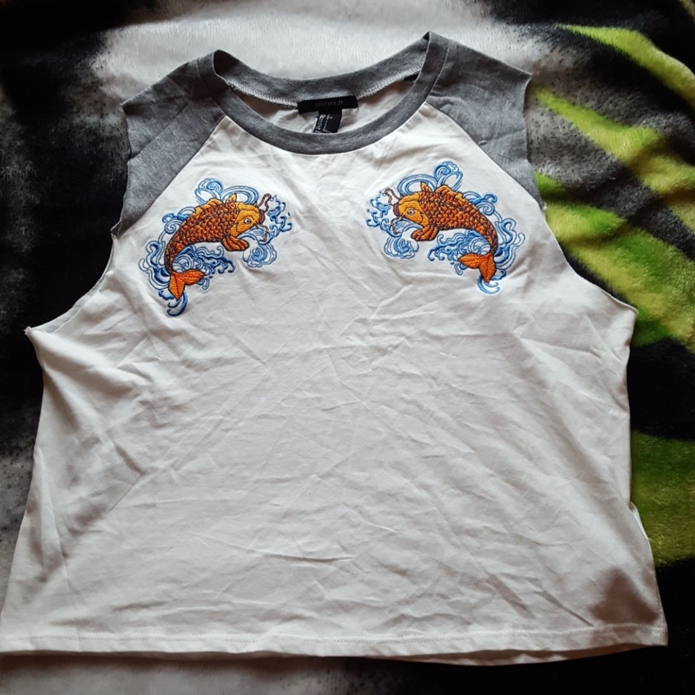 🆕️Forever 21 Koi Fish Cap Sleeve Tank